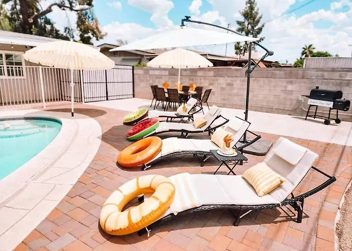Villa Pool Heat Pet Friendly